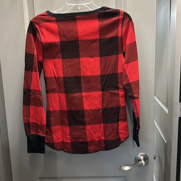 Old Navy Size S Red/Black Long Sleeve Top EUC - Picture 2 of 4